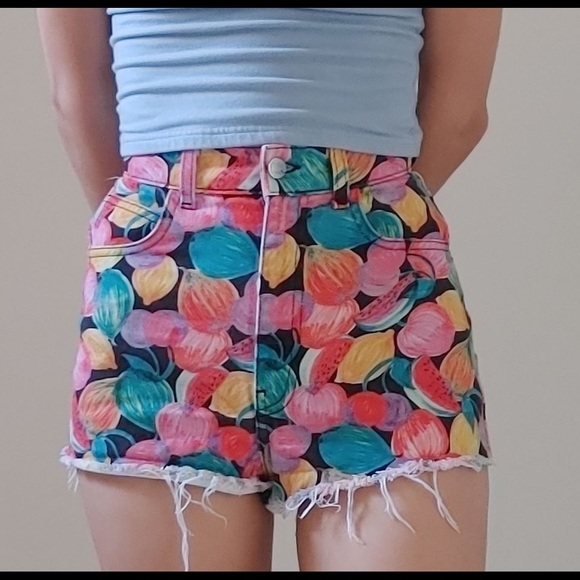 ✨2/$40✨ Zara fruity jean shorts - Picture 1 of 2